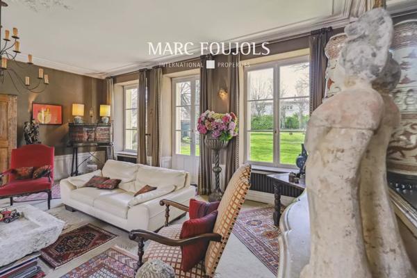 Ancien vicariat dans le centre ville historique de Louvres