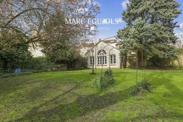 Ancien vicariat dans le centre ville historique de Louvres