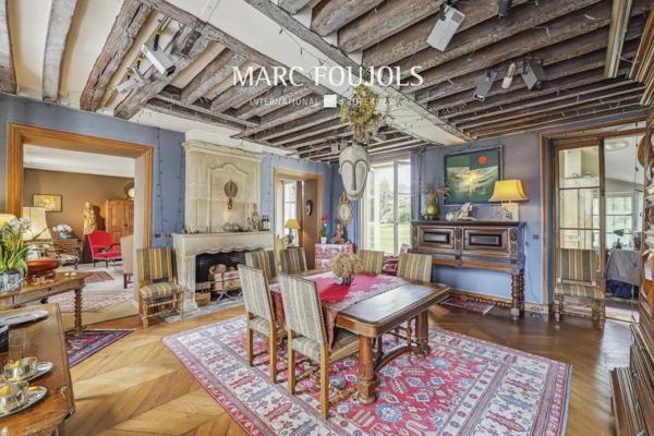 Ancien vicariat dans le centre ville historique de Louvres