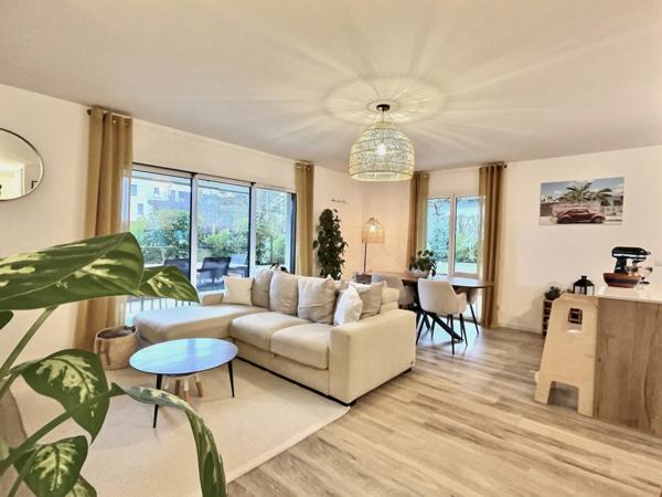 Divonne-les-Bains (01220) Appartement trois chambres dans copropriété de prestige