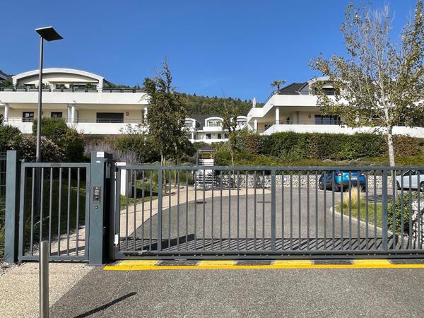 Divonne-les-Bains (01220) Appartement trois chambres dans copropriété de prestige