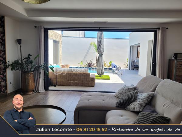 En Exclusivité sur la commune de Sérignan, belle villa contemporaine de 135m² avec piscine, dans un quartier très calme à 700m de la mer et de Valras-plage.

Pensée pour les moments de vie en famille, cette maison est idéalement agencée et vous ressentirez le côté zen dès le portillon. Une fois l'entrée avec placard passée, vous arrivez sur une très belle pièce de vie avec cuisine ouverte de 53m². La cuisine avec îlot central est vendue équipée. Pour les parents, une suite parentale de 23m² avec SDE privative (douche italienne 140x90 et vasque) et dressing avec un accès sur la première terrasse et la piscine. Pour le télétravail ou recevoir les amis, un bureau de 10m². À l'étage, l'espace des enfants, où un palier de 4m² dessert deux chambres et une salle de bains. La première chambre avec placard mesure 11,50m², la seconde 14,50m² dressing privatif compris. La SDB propose baignoire îlot, douche italienne 140x90 et vasque. Chaque niveau possède un WC suspendu indépendant, celui du rez-de-chaussée est aussi équipé d'un lave-mains. Toutes les pièces d'eau ont une fenêtre.

Depuis la pièce de vie et la cuisine, vous aurez accès à la terrasse principale de plus de 25m² entourant la piscine. Cet espace sans aucun vis-à-vis vous permettra de vous baigner dans la piscine au sel de dimensions 7x3. Pour profiter des extérieurs par tout temps, une terrasse couverte de 14m² communicante avec la cuisine et donnant sur la piscine. Enfin, une troisième terrasse ombragée avec une pergola bois au sud pour des petits déjeuners à l'ombre en été.

Pour stationner vos véhicules, vous disposez de deux places extérieures privatives et d'un garage de 25m². Le fond du garage est aménagé en cellier/buanderie, et la largeur permet de rentrer une voiture et une moto côte à côte sans être à l'étroit.

Les prestations sont au rendez-vous. Toutes les menuiseries sont en alu anthracite. Toutes les baies sont à galandage. La baie en 4 vantaux du salon donnant sur la piscine mesure 5m et apporte un effet dedans/dehors très agréable. Pour le confort d'été et d'hiver une climatisation gainable réversible est installée et utilisée pour un effet corniche architecturale dans la pièce de vie qui apporte un cachet et de la hauteur. Pour vos soirées d'hiver, vous profiterez de la chaleur du poêle à bois. La porte du garage est sectionnelle, motorisée et mesure 3m de large. L'escalier est en béton carrelé. Pré-équipée domotique, vous n'aurez plus qu'à choisir votre système de contrôle à distance.

Les extérieurs paysagés, de la parcelle de 493m², avec des oliviers, palmiers et gazon synthétique, amènent la touche finale à cette villa cossue et familiale. Il ne vous reste plus qu'à poser vos valises pour passer d'agréables moments en famille et entre amis.

Cette maison construite en 2021 est économe en énergie grâce à sa certification RT2012 et encore couverte par l'assurance décennale.

Julien Lecomte partenaire de vos projets de vie.