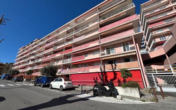 Appartement à vendre    4 pièces • 79,90 m2 Grasse