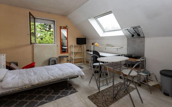 Maison à vendre    6 pièces • 145,19 m2 Bagnolet