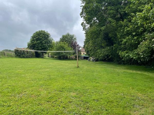 Coup de coeur assuré -Propriété de caractère en pierre-Maison familiale & gîte de 280m2 sur un terrain d'environ 2,8 ha proche de Janailhac