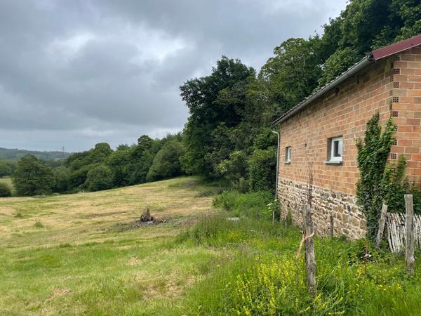 Coup de coeur assuré -Propriété de caractère en pierre-Maison familiale & gîte de 280m2 sur un terrain d'environ 2,8 ha proche de Janailhac