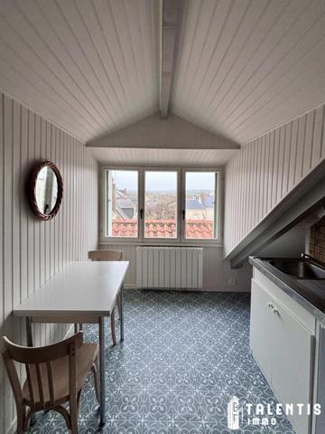 MAUGES SUR LOIRE, Cité de caractère | Maison/Appartements (93m² | 2 T2, 1 studio)