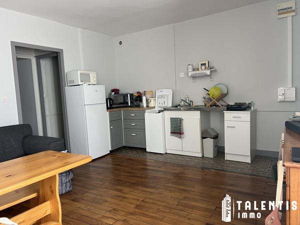 MAUGES SUR LOIRE, Cité de caractère | Maison/Appartements (93m² | 2 T2, 1 studio)