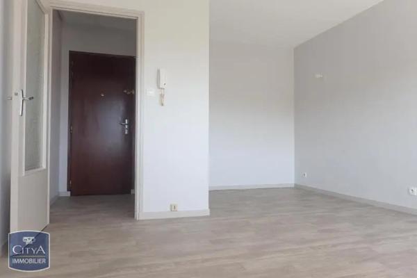Appartement à louer 1 pièce 28m² Chambéry (73000)