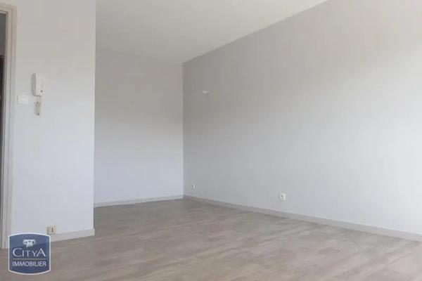 Appartement à louer 1 pièce 28m² Chambéry (73000)