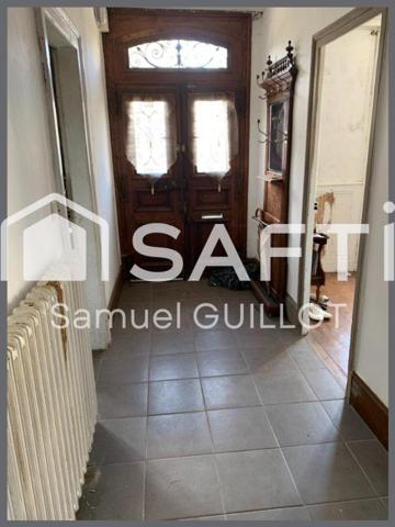 Maison de ville à rénover avec de beau volume