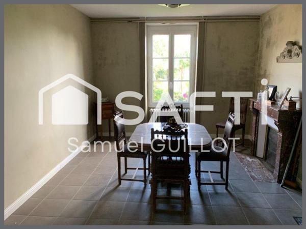 Maison de ville à rénover avec de beau volume