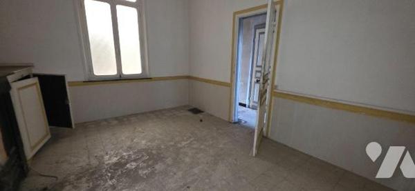 Immeuble à usage commercial à vendre à Escautpont (59278) 

Ce bien immobilier comprend une s...