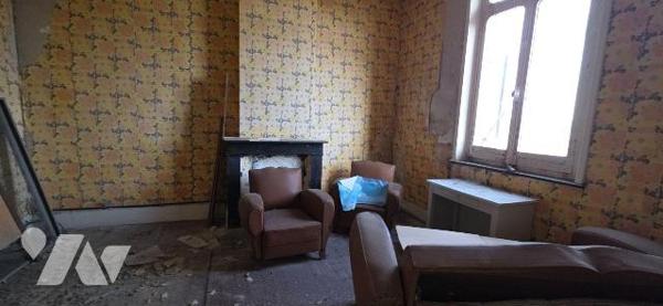 Immeuble à usage commercial à vendre à Escautpont (59278) 

Ce bien immobilier comprend une s...