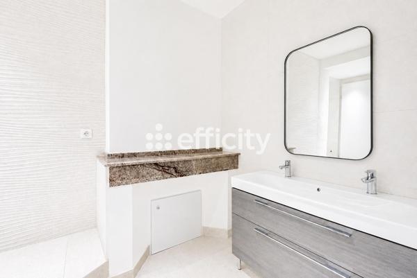 Appartement
         5 pièces
        - 120 m² 349 000 € *