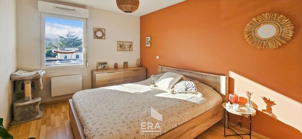 PAREMPUYRE - T3 - 61m²  sans vis-à-vis + terrasse 7m²  - Dernier étage - Piscine - Faibles charges - Coup de coeur !!