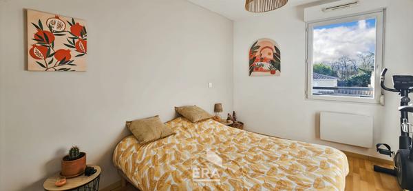 PAREMPUYRE - T3 - 61m²  sans vis-à-vis + terrasse 7m²  - Dernier étage - Piscine - Faibles charges - Coup de coeur !!