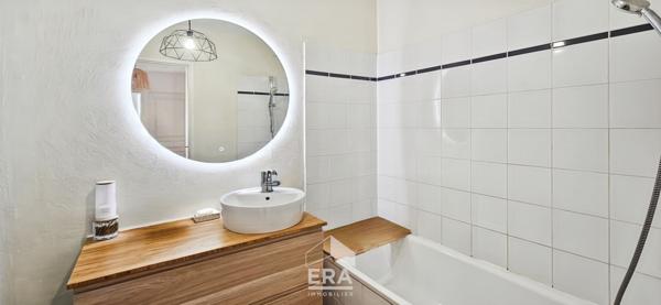 PAREMPUYRE - T3 - 61m²  sans vis-à-vis + terrasse 7m²  - Dernier étage - Piscine - Faibles charges - Coup de coeur !!