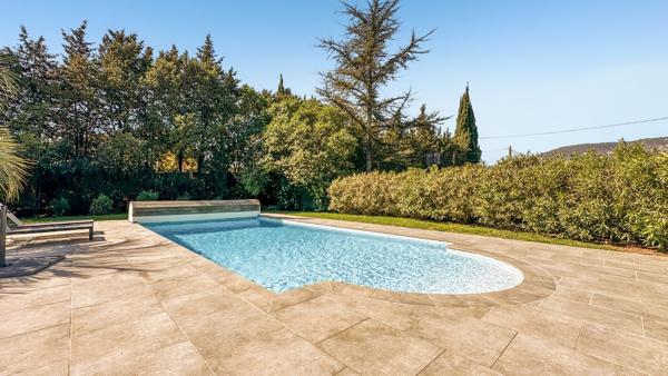 Belle et grande maison familliale au calme absolu