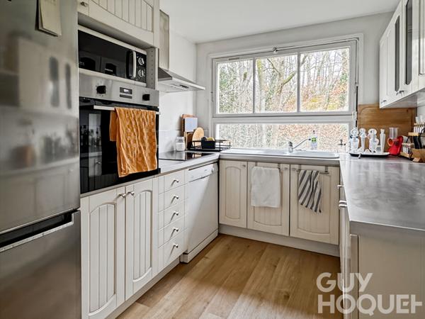 Appartement lumineux avec balcon et garage Quartier Clagny