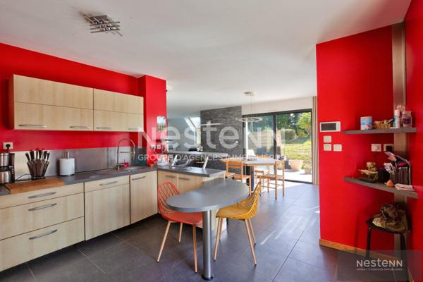 À vendre ! QUESSOY - Vivable de plain-pied - 4 chambres - grands espaces.