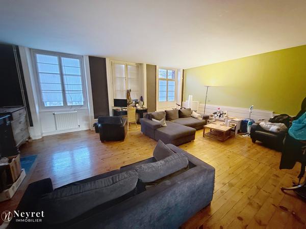 F6 DE 153 M² EN CV DE ST ETIENNE