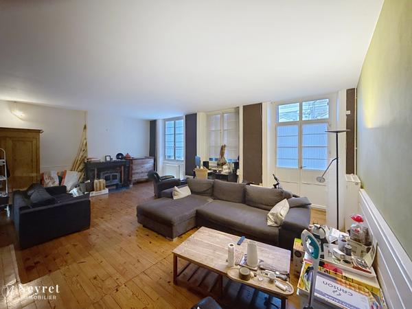 F6 DE 153 M² EN CV DE ST ETIENNE