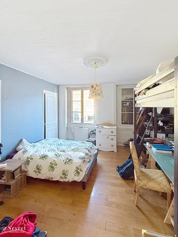 F6 DE 153 M² EN CV DE ST ETIENNE