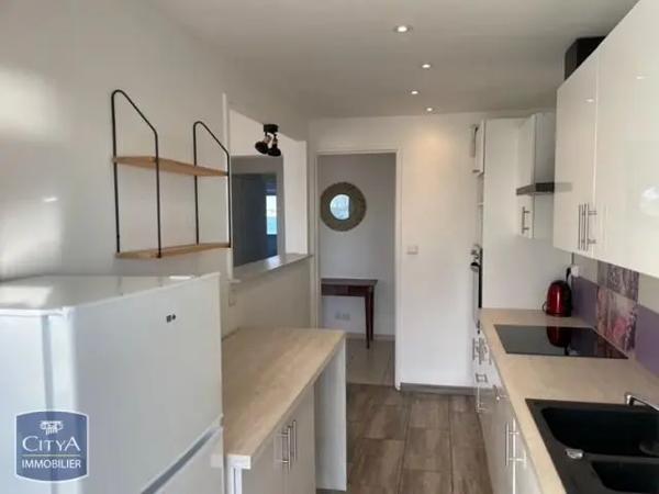 Appartement à louer 4 pièces 69.23m² Port-de-Bouc (13110)