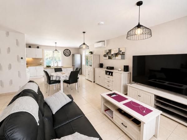 Maison de plain-pied 115 m² – 4 chambres – Terrain clos et piscinable de 720 m²