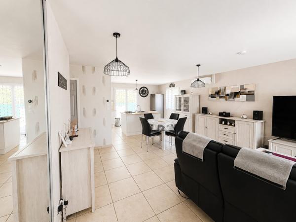 Maison de plain-pied 115 m² – 4 chambres – Terrain clos et piscinable de 720 m²