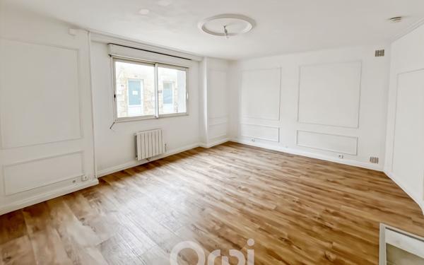 Immeuble à vendre    4 pièces • 186 m2 Ambazac