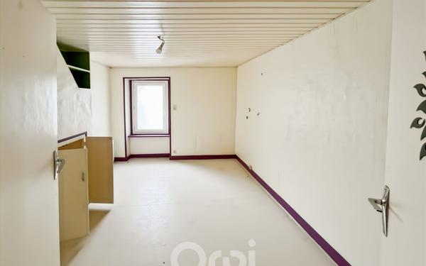 Immeuble à vendre    4 pièces • 186 m2 Ambazac