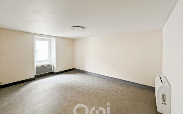 Immeuble à vendre    4 pièces • 186 m2 Ambazac