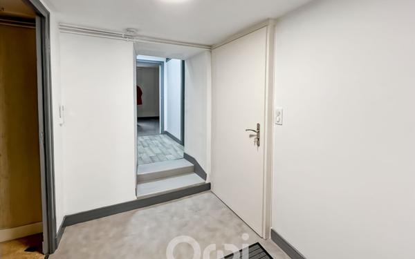 Immeuble à vendre    4 pièces • 186 m2 Ambazac