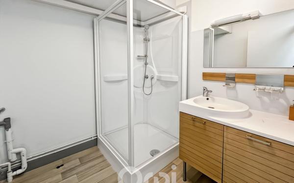 Immeuble à vendre    4 pièces • 186 m2 Ambazac