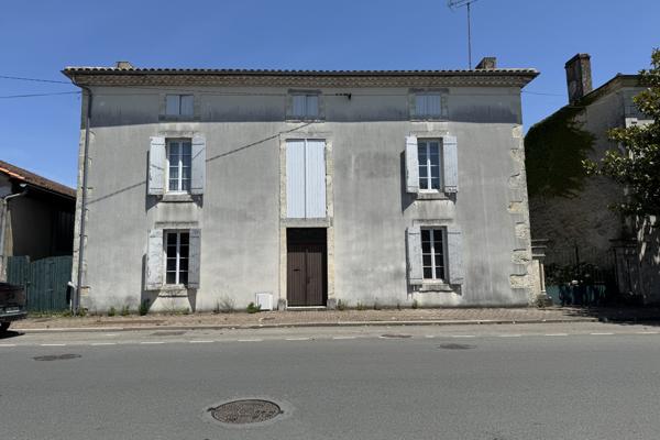 Maison de ville Casteljaloux à rénover ? 152 m² habitables avec grenier aménageable et garage