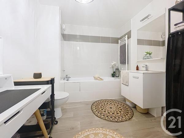 Appartement F2 à vendre  2 pièces - 39,84 m2 MOISSY CRAMAYEL - 77