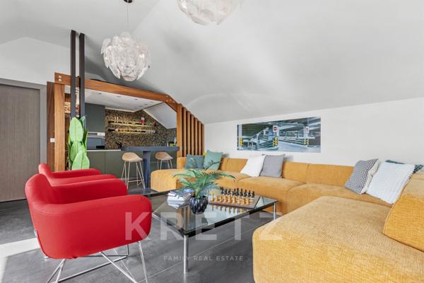 Exceptionnel Appartement Atypique au Cœur d'Antibes avec Vue Mer