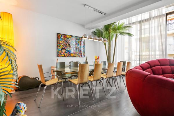 Exceptionnel Appartement Atypique au Cœur d'Antibes avec Vue Mer