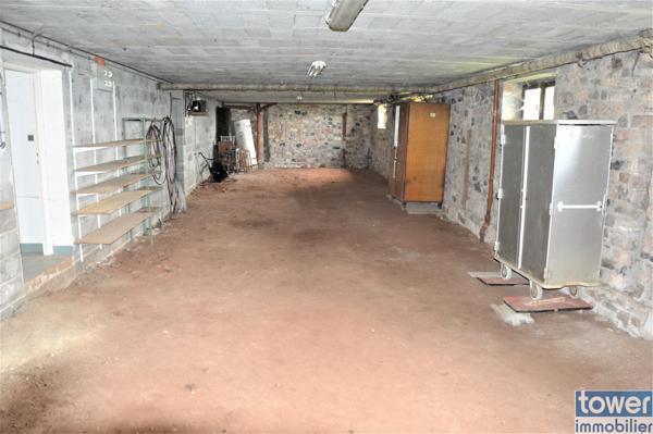 IMMEUBLE DE GRANDE SUPERFICIE AVEC VUE PANORAMIQUE