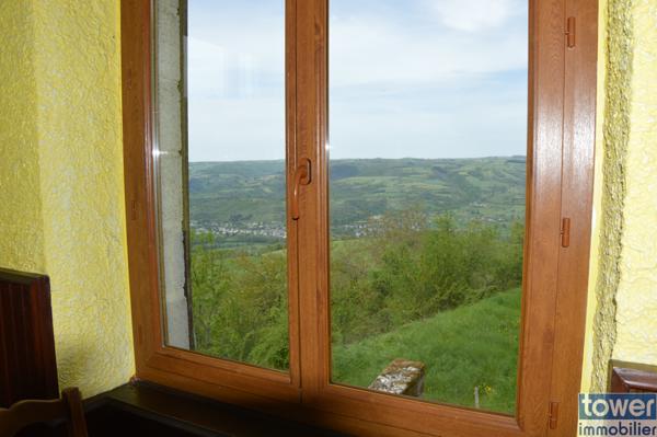 IMMEUBLE DE GRANDE SUPERFICIE AVEC VUE PANORAMIQUE