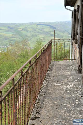 IMMEUBLE DE GRANDE SUPERFICIE AVEC VUE PANORAMIQUE