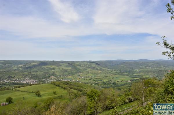 IMMEUBLE DE GRANDE SUPERFICIE AVEC VUE PANORAMIQUE