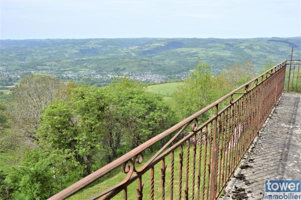 IMMEUBLE DE GRANDE SUPERFICIE AVEC VUE PANORAMIQUE