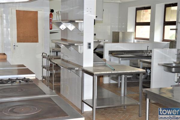 IMMEUBLE DE GRANDE SUPERFICIE AVEC VUE PANORAMIQUE