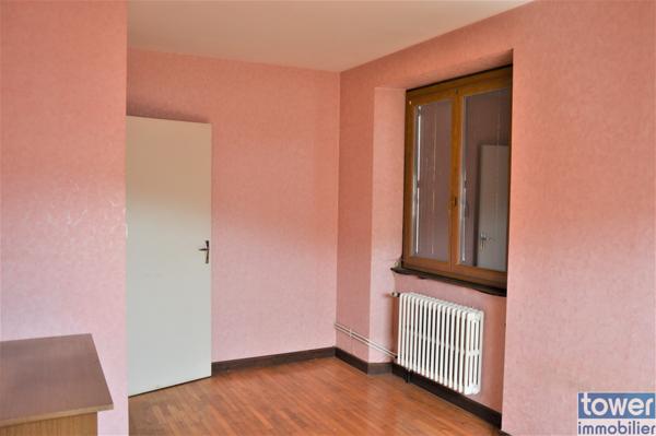 IMMEUBLE DE GRANDE SUPERFICIE AVEC VUE PANORAMIQUE