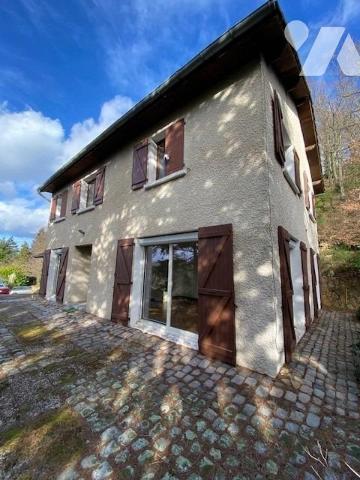 Exclusivité, une villa individuelle datant de 1978, construction en moellons et crépi, d’une surface