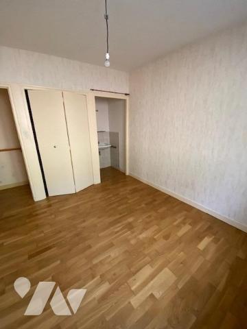 Exclusivité, une villa individuelle datant de 1978, construction en moellons et crépi, d’une surface