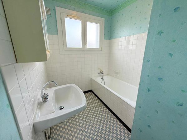 A vendre - Maison avec jardin - 4 pièces - Coeur de Doué la Fontaine - D5998